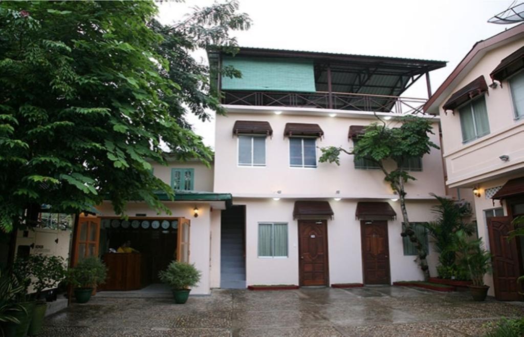 Bed & Breakfast June Business Yangon