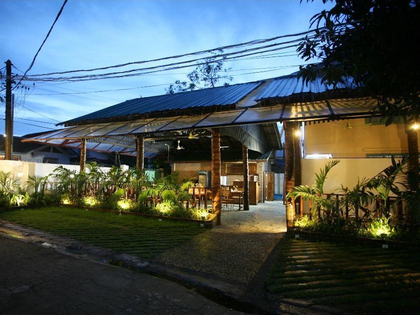 June Business Bed & Breakfast